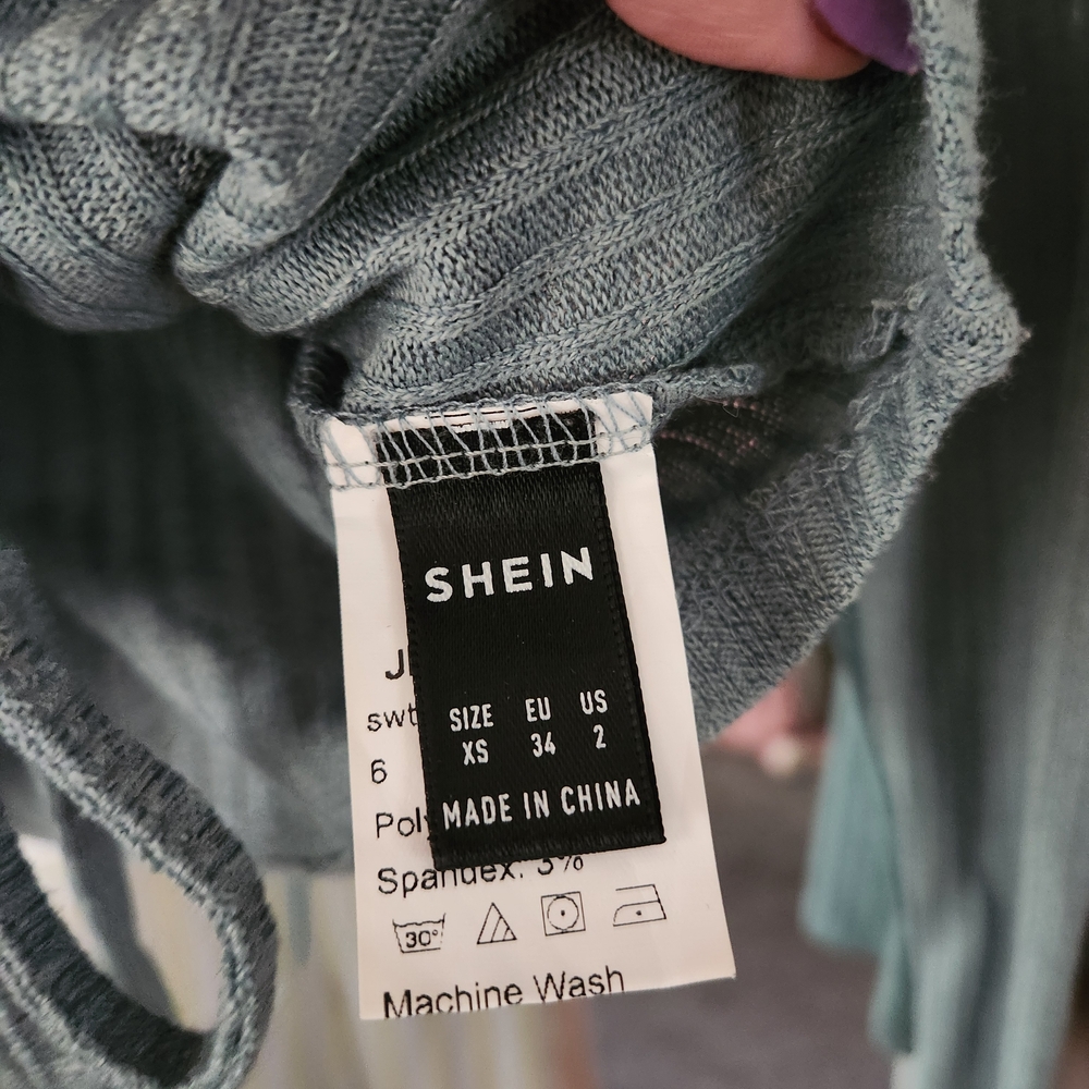 SHEIN Green Ruched Ribbed Crop Blouse - Picture 3 of 3